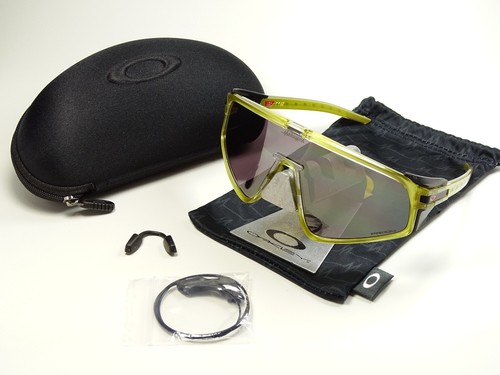 Oakley latch panel - latch,